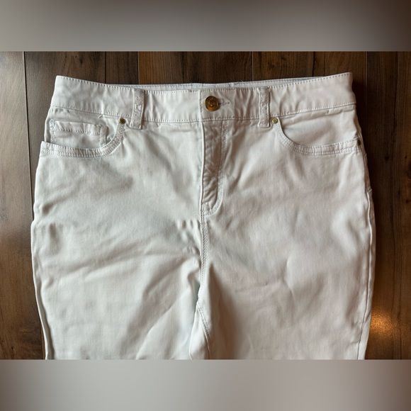Chico’s So Slimming White Ankle Jeans | Size 1 (Fits 8–10) | Stretch Denim - Picture 3 of 8